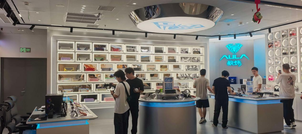 AULA Comes Closer to Gamers: Flagship Store Opens at The MixC, Guangzhou(图4) AULA Comes Closer to Gamers: Flagship Store Opens at The MixC, Guangzhou(图4)